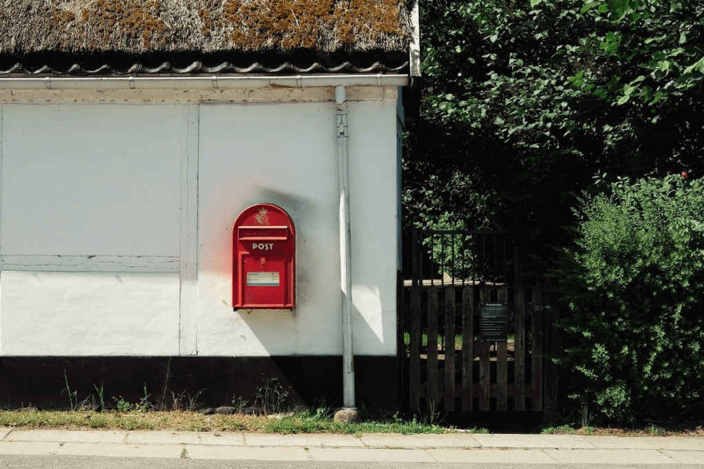 6 Tips for Staying in Touch Over Long&nbsp;Distance